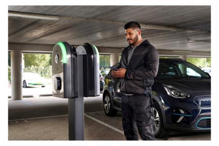 SCHNEIDER ELECTRIC EVB3S22N4B EVlink Pro AC Wallbox 22 kW Typ 2 FI Typ B-EV IP55 IK10 NFC/RFID