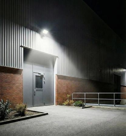 Radium LED Floodlight Star IP65 37W 4650lm 3000K warmweiß 100° anthrazit