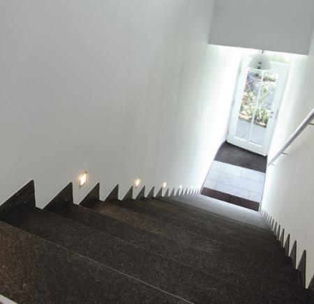 Treppenstufen Beleuchtung FRAME CURVE LED Wandeinbauleuchte warmweißes Licht SLV 1000574