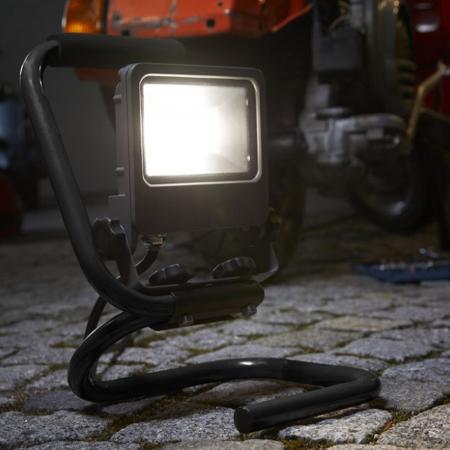 Osram LED WORKLIGHT 20W 840 S-STAND Floodlight mit Tragegriff 4000K IP65 dunkelgrau