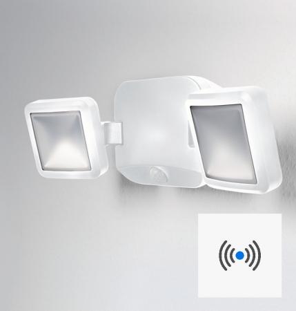 Osram  Praktische SENSOR LED Außenwandleuchte mit Batterie und Sensor Weiß IP54 2-strahlig