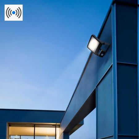 Osram Endura LED Außen Fluter mit Sensor 20W 3000K warmweißes Licht IP44 grau