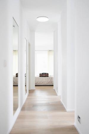 OSRAM Orbis LED Decken- und Wandleuchte mit SENSOR ø40cm warmweißes Licht IP44 - spritzwassergeschützte Anbauleuchte in Weiß aus Aluminium, für Bad, Gänge und Flure