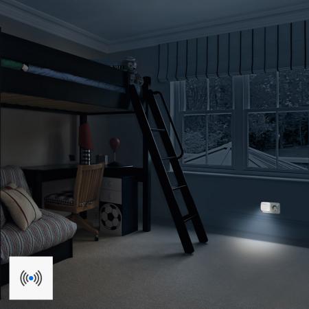 OSRAM Nachtlicht LUNETTA Hall mit Kippfunktion Weiß Wand Steckdosenleuchte mit Sensor - für Kinderzimmer und Wohnbereiche