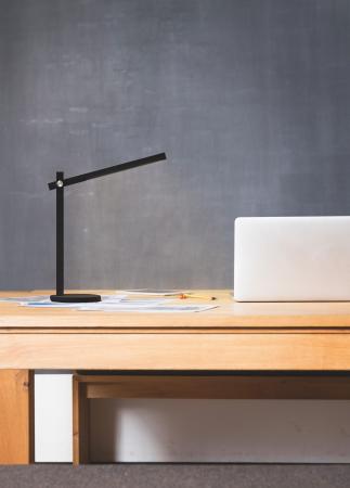 OSRAM LED Tischleuchte mit einstellbarer Lichtfarbe Tunable White Dimmbar