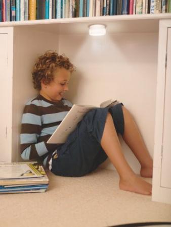 OSRAM Mobile Akku LED-Leuchte Slim als Möbelunterbau- oder Garderobenleuchte USB-Aufladung