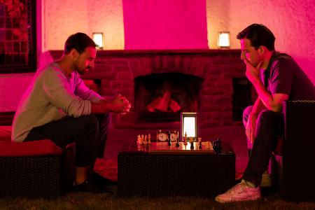 OSRAM SMART+ WiFi Outdoor Akku Tischleuchte mit integrierter Powerbank USB RGBW Farbwechsel IP44