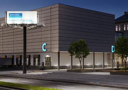 LEDVANCE Kompakter LED Flutlicht Strahler mit Sensor 20W 4000K universalweißes Licht IP65 in Schwarz