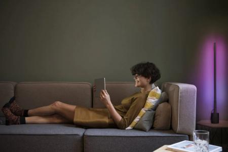 80cm OSRAM WiFi Smart+ WiFi LED Stehleuchte Corner SLIM mit RGBW in Schwarz  - DIY- & Musikrhythmusfunktion