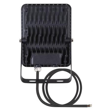 Aktion: Nur noch angezeigter Bestand verfügbar:   LEDVANCE LED Fassadenstrahler mit Sensor 30W 3000K warmweißes Licht IP65 schwarz