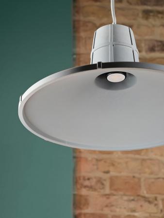 OSRAM LED STAR FLAT 28 Non-DIM 3.5W 827 Frosted E27 warmweiß