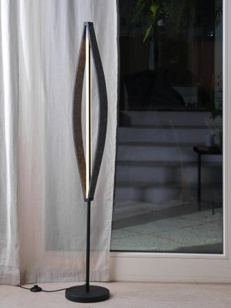 Osram Stehleuchte Decor Flat Felt in Dunkelgrau mit warmweißem Licht - Auffällige Leuchte aus Filz