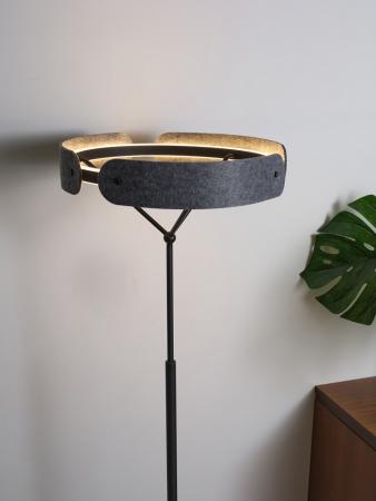 Osram Stehleuchte Decor Curve Felt in Dunkelgrau mit warmweißem Licht Ø 43 cm - Auffällige Leuchte aus Filz