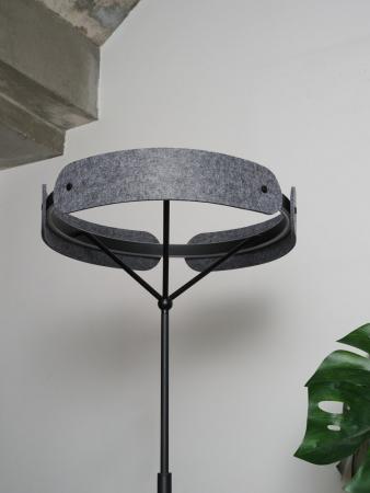 Osram Stehleuchte Decor Curve Felt in Dunkelgrau mit warmweißem Licht Ø 43 cm - Auffällige Leuchte aus Filz