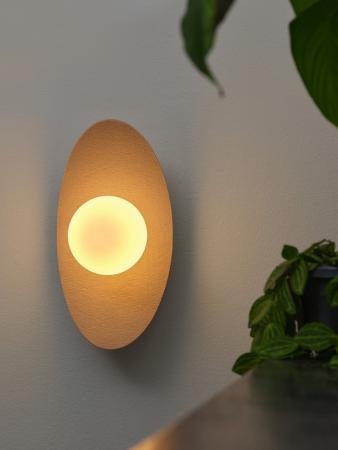 Osram Wandleuchte Decor Pearl in Beige mit G9 Fassung - Auffällige Leuchte aus Filz / Stahl / Glaskugel