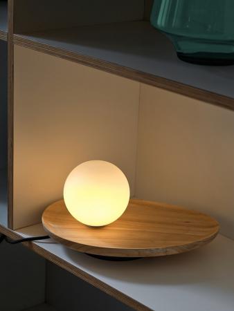 OSRAM Tischleuchte Decor Wood Nest aus Kautschukholz mit G9 Fassung hellbaraun - mit matter Glaskugel