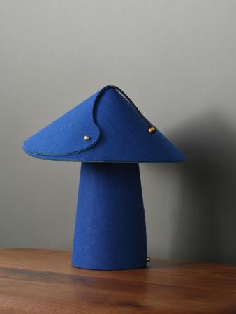 OSRAM Akku Tischleuchte Decor Flip Mobile in Blau, Auffällige Leuchte aus Filz - Dimmfunktion über Touch-Technologie