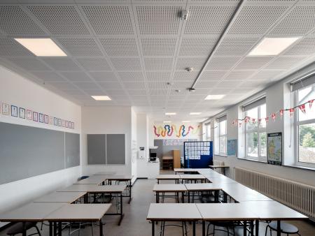 LEDVANCE LED Panel Comfort 600mm 28W 3000K warmweißes Licht UGR ≤ 19