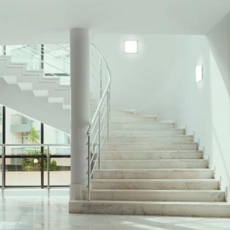 LEDVANCE SURFACE SLIM Wand-/Deckenleuchte IK10 260 Sensor 26W 840 weiss IP65