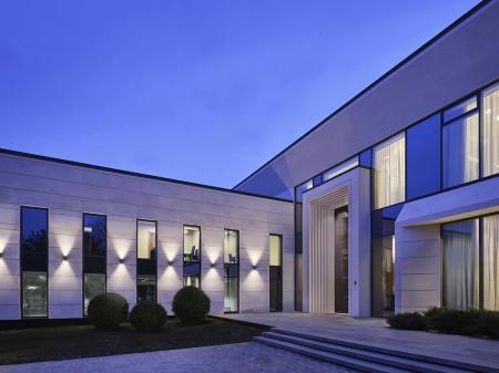 OSRAM Außenwandleuchte Endura Style Adjustable Beam Sensor USB in Dunkelgrau - Bewegungsmelder, Tageslichtsensor, warmweiße Lichtfarbe