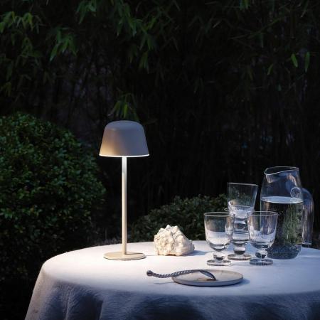 OSRAM Akku-Tischleuchte Style Table in Beige USB dimmbar IP54 In & Out - wiederaufladbarer Akku, stufenloses Dimmen, Lichthelligkeits-Memory-Funktion