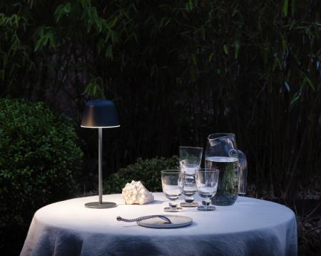 OSRAM Akku-Tischleuchte Style Table in Anthrazit USB dimmbar IP54 In & Out - wiederaufladbarer Akku, IP54, stufenloses Dimmen, Lichthelligkeits-Memory-Funktion