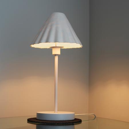 OSRAM Tischleuchte Decor Pulp weiß dimmbar aus Metall und Pappmaschee mit E14 Fassung