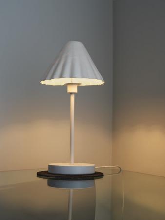 OSRAM Tischleuchte Decor Pulp weiß dimmbar aus Metall und Pappmaschee mit E14 Fassung