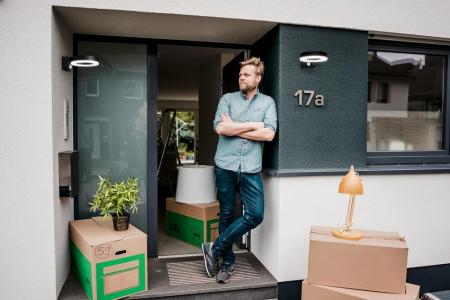 OSRAM ENDURA STYLE Solar Wandleuchte Circle schwarz mit Sensor - Bewegungs- und Tageslichtsensor, solarbetrieben, ideal für Außenbereiche