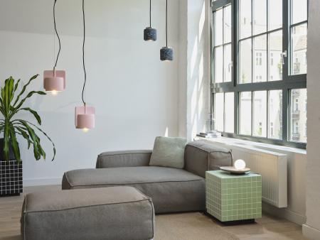 Pendelleuchte Decor Ball aus Terrazzo Stein mit GU10 Fassung gesprenkelt in Blau mit Gold Applikationen