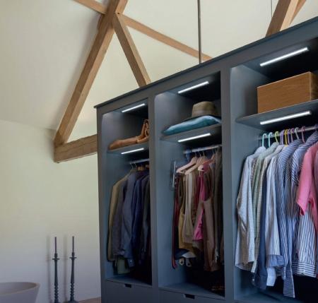 30cm OSRAM mobile Lichtleiste LINEAR LED FLIP mit Sensor dimmbar warwmeißes Licht