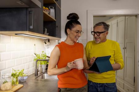 OSRAM LED Undercabinet Panel Frameless 30x10cm CCT DIM Black  - mit umschaltbarer Farbtemperatur