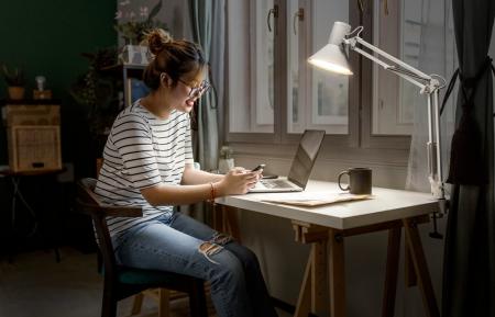 OSRAM Office Line Desk Retro Clip Schreibtischlampe 9W 3000K Dimmbar Weiß