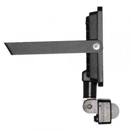 Osram LED Außen-Strahler LUX schwarz 6500K kaltweißes Licht 30W IP65 mit Sensor - Fassaden- und Garagenstrahler