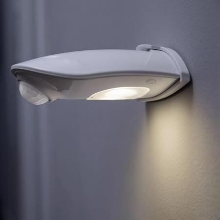 OSRAM Außenwandleuchte Door LED Down Weiß Sensor IP54  -  Leuchte mit Bewegungssensor, batteriebetrieben, 4000K, nach unten gerichtetes Licht, für Eingangsbereiche