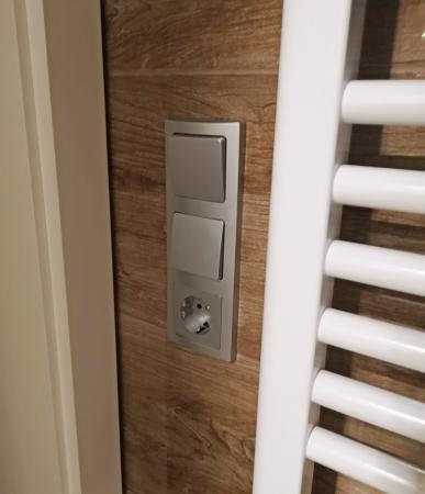 ChiliTec DELPHI 21133 Schutzkontakt-Steckdose 1-fach, 250 V, 16 A, Klemmanschluss, Silber, Unterputz