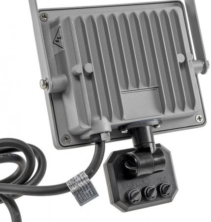 ChiliTec LED-Fluter SlimLine "CTF-SLT50 PIR" 50W, IP44, 5220lm, 4000K, Bewegungsmelder