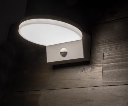 ChiliTec LED Wandleuchte "TORTUGUERO" IP65 15W, 1569lm, 140° Bewegungsmelder, 4000K