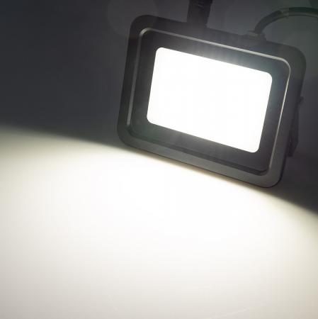 ChiliTec LED-Fluter "CTF-OB 30" IP65, 28W, 3075lm, 4000K neutralweiß