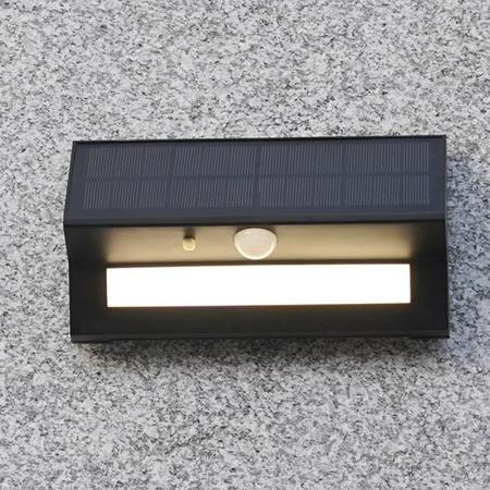 ChiliTec LED Solar Wandleuchte "SWL-AS400" IP44, warmweiß 3000K, PIR Sensor