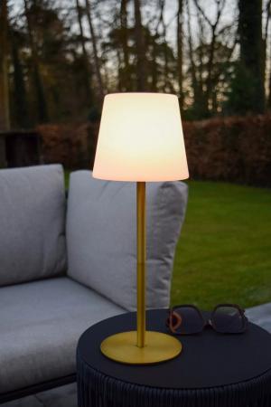 Lucide TYON – elegante Akku Tischleuchte für Innen & Außen in mattem Gold mit warmweißem Licht