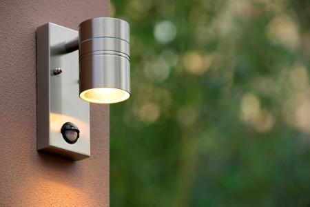 Lucide ARNE LED Wandstrahler Außen GU10 Chrom Matt Sensor IP44
