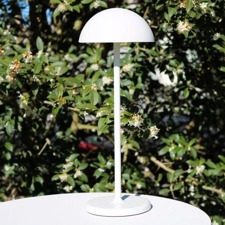 Lucide JOY – elegante Akku Tischleuchte für Innen & Außen in Weiß mit warmweißem Licht
