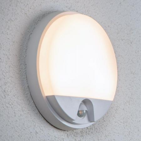 Lucide HUPS IR – LED Außenwandleuchte Ø21 cm 1x10W 3000K IP54 Weiß mit Bewegungssensor
