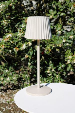 Lucide JUSTINE – wiederaufladbare Tischlampe Innen & Außen in Beige