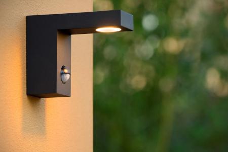 Lucide TEXAS-IR – Wandstrahler / Wandleuchte Innen & Außen – LED 7W 3000K – IP54 – Bewegung & Tag/Nacht-Sensor (abschaltbar) – Anthrazit