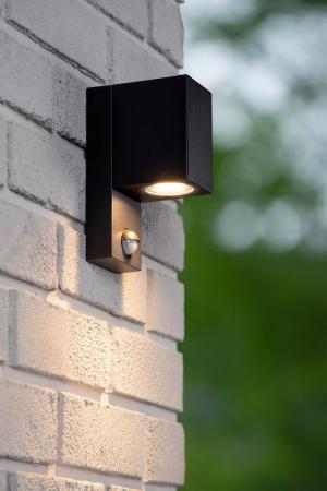 Lucide ZARO Wandstrahler Innen/Außen 1xGU10 IP65 Schwarz mit Bewegungs- und Tag/Nacht-Sensor