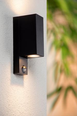 Lucide ZARO – Wandstrahler / Wandleuchte Innen & Außen – 2x GU10 – IP65 – Bewegung & Tag/Nacht-Sensor (abschaltbar) – Schwarz
