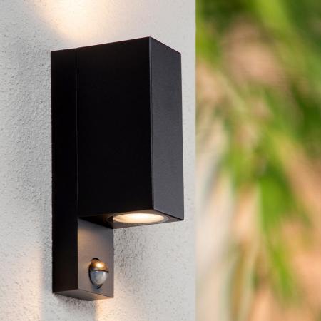 Lucide ZARO – Wandstrahler / Wandleuchte Innen & Außen – 2x GU10 – IP65 – Bewegung & Tag/Nacht-Sensor (abschaltbar) – Schwarz