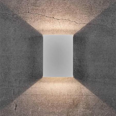 LED-Außenwandleuchte up&down weiß mit vielen Abstrahlvarianten für verschiedene Lichtspiele